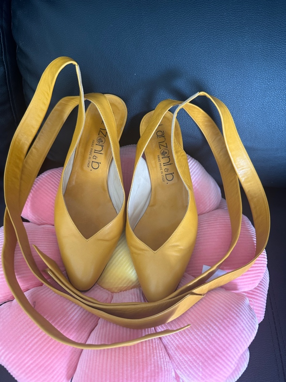 Lanzoni & B vintage yellow Leather Slingback Heels